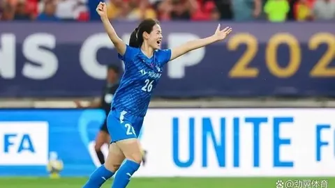 《前队友回归在即？队报曝布纳-萨尔秘密试训梅斯，签约传闻再起波澜》